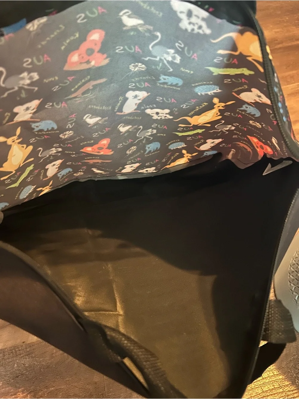 NWT Australian Animal Zip-Close Tote Bag